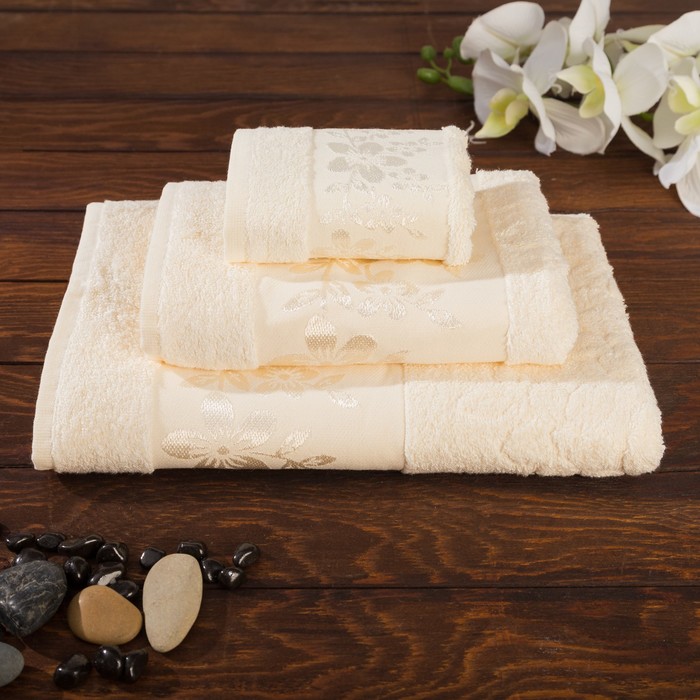 КМП в коробке Fiesta "Verona" (70х140+50х90+30х50), цв.шампань, бамбук 100%, 500г/м