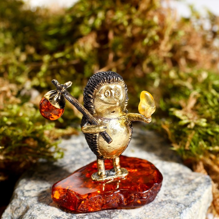 Сувенир из латуни и янтаря "Ежик в тумане" 3,5х4,2 см