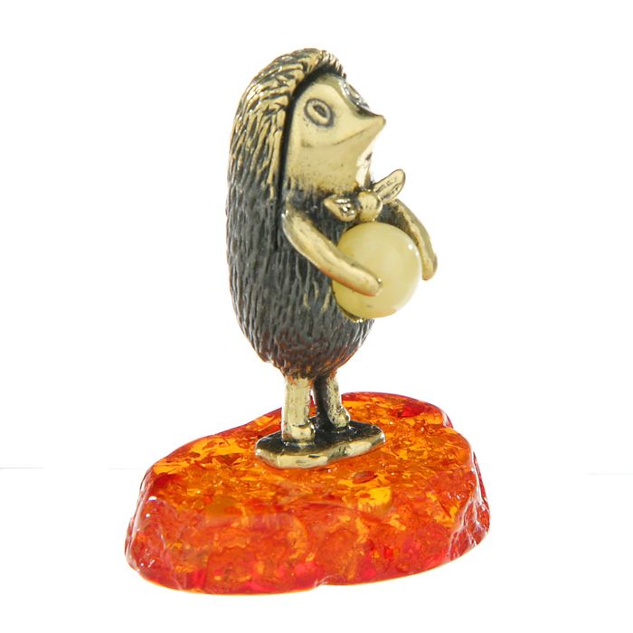 Сувенир из латуни и янтаря "Ёжик в тумане с узелком"