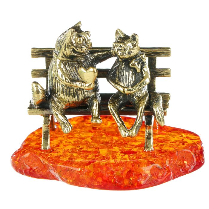 Сувенир из латуни и янтаря "Коты пара с сердцем" 6х4 см