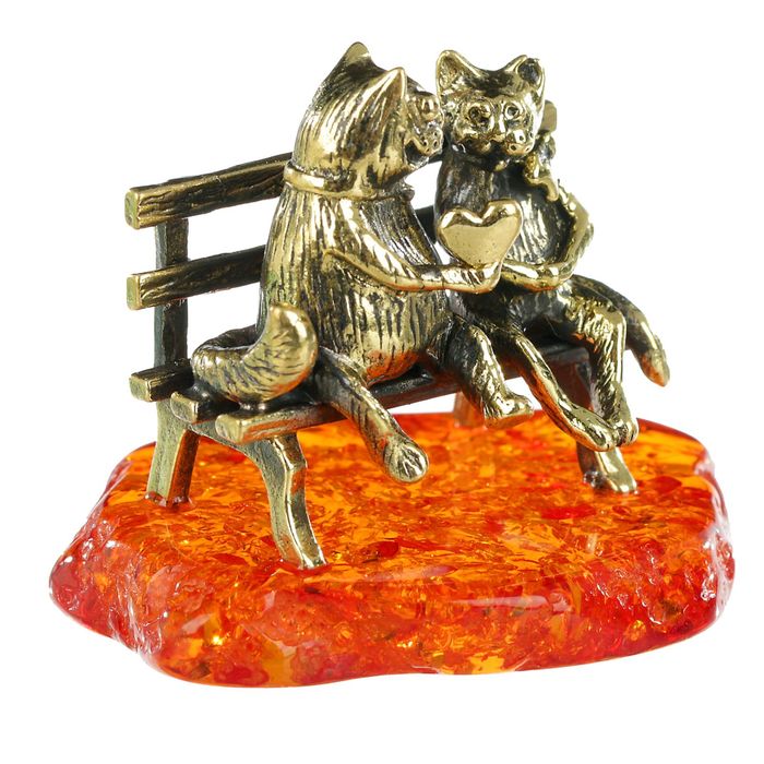Сувенир из латуни и янтаря "Коты пара с сердцем" 6х4 см