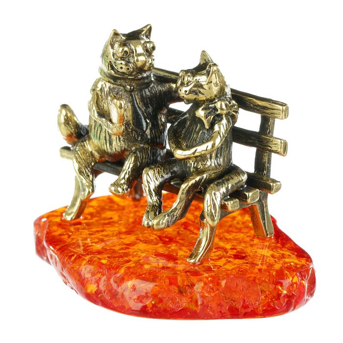 Сувенир из латуни и янтаря "Коты пара с сердцем" 6х4 см