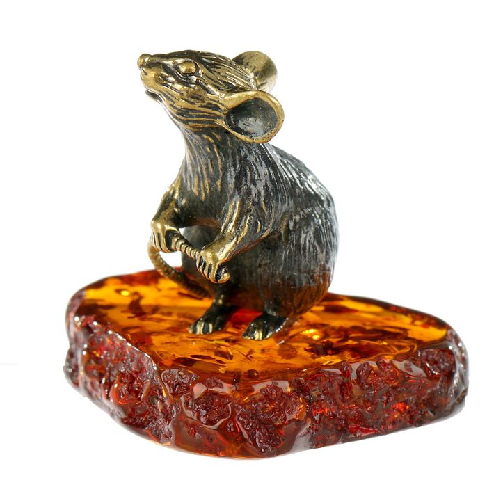 Сувенир из латуни и янтаря "Мышонок Трусишка"