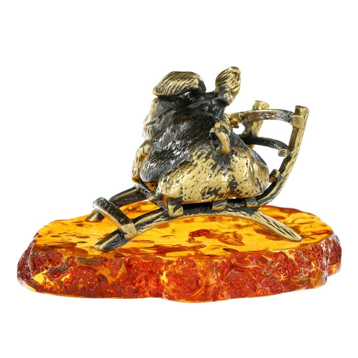 Сувенир из латуни и янтаря "Поросенок Хрюша на кушетке" 5,9х3,6 см