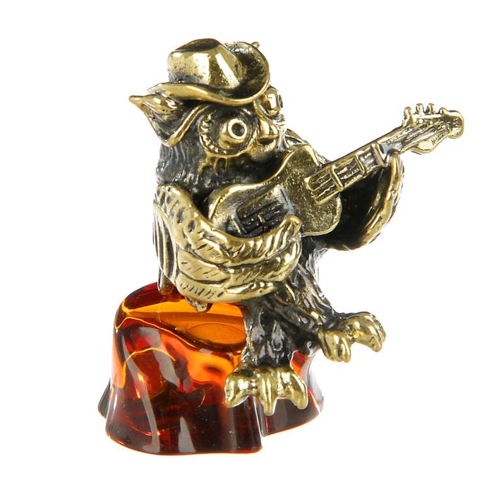 Сувенир из латуни и янтаря "Филин с гитарой" 3х3,7 см