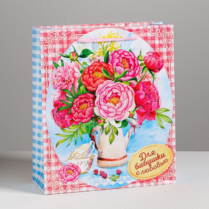 Пакет ламинированный вертикальный «Для бабушки с любовью», ML 23 × 27 × 8 см