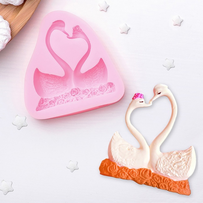 Молд 9х8,7х1,2 см "Лебеди"