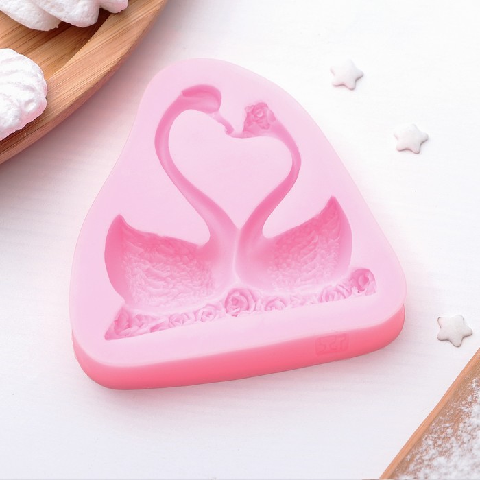 Молд 9х8,7х1,2 см "Лебеди"