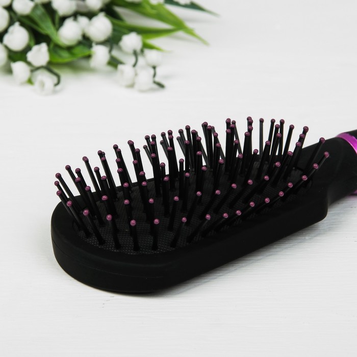 Расчёска массажная с прорезиненной ручкой, комбинированная, овальная, цвет чёрный