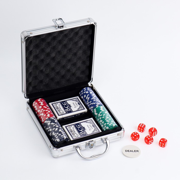 Покер в металлическом кейсе (карты 2 колоды, фишки 100 шт б/номинала, 5 кубиков), 20 х 20 см покер в металлическом кейсе 2 колоды карт фишки 200 шт б номинала 5 кубиков 20 5 х 29 см