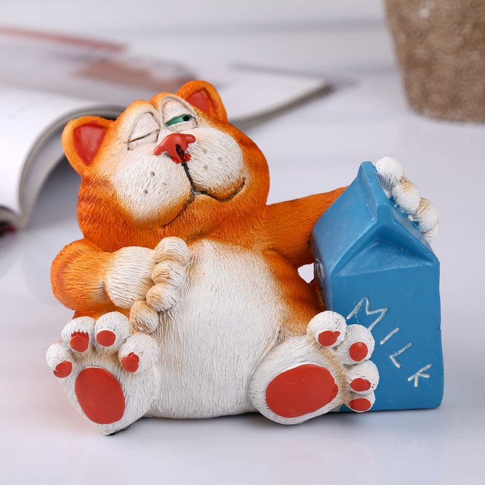 Сувенир полистоун "Котофей с молоком" 10х11х8,5 см