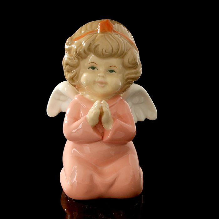 Сувенир "Ангелочек молитва в розовой одёжке" 11х7х8 см