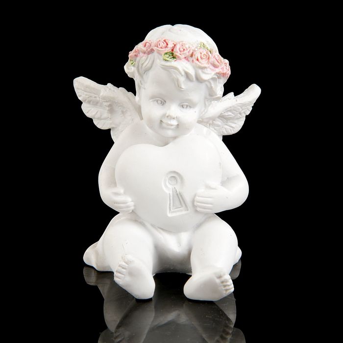 Фигурка полистоун "Ангел с сердечком-замочком " 6,5х4,9х5 см