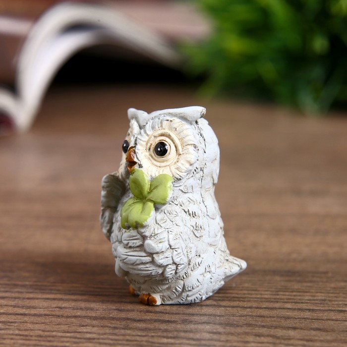 Сувенир полистоун Lucky "Сова с клевером/букетом" МИКС 3,5х2,5х3 см
