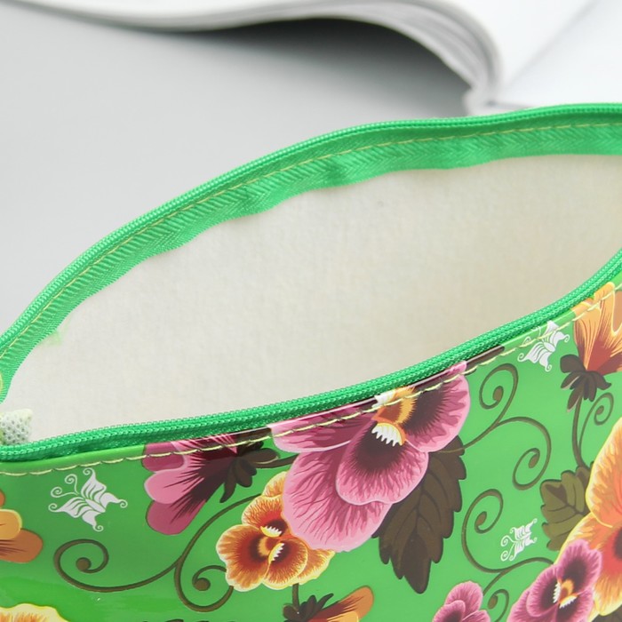 Косметичка простая на молнии, 1 отдел без подклада, цвет зелёный