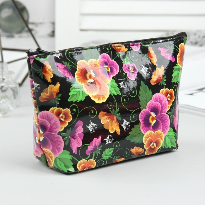 Косметичка простая на молнии "Цветы", 1 отдел, цвет чёрный