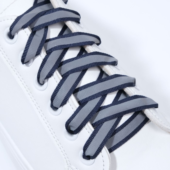 фото Шнурки для обуви, пара, плоские, со светоотражающей полосой, 10 мм, 100 см, цвет тёмно-синий onlitop