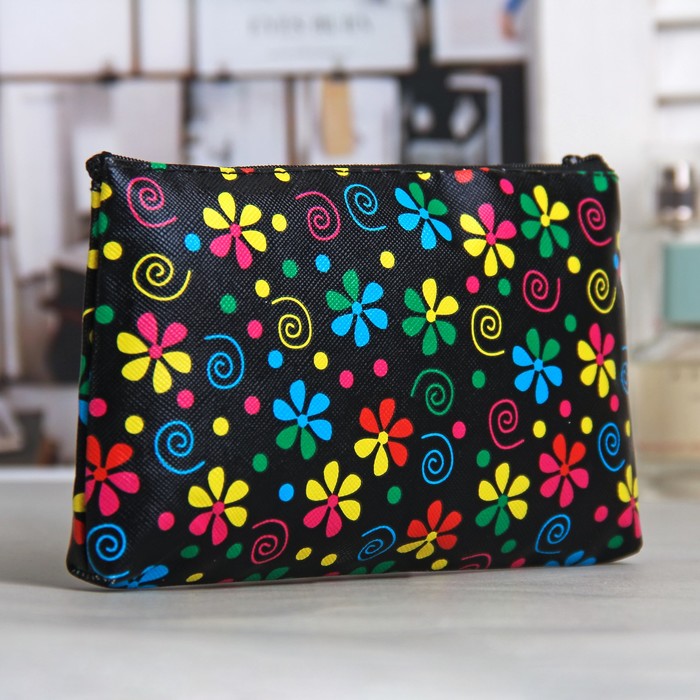 Косметичка простая «Лютики», отдел на молнии, цвет чёрный