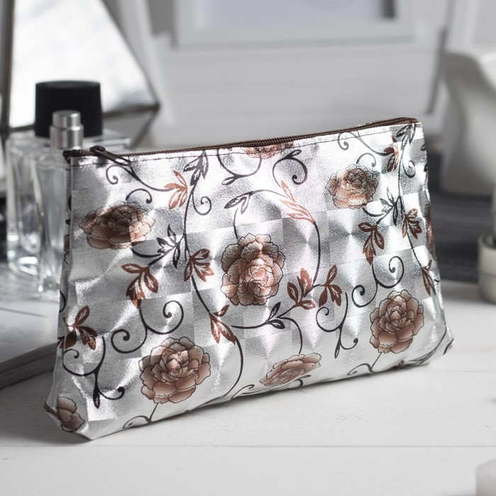 Косметичка простая на молнии "Розы", 1 отдел, цвет серебряный