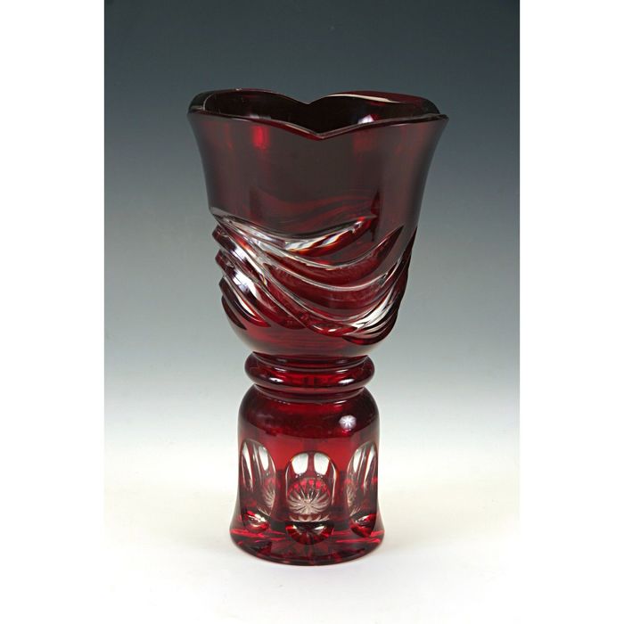 Ваза хрустальная "Звон" красная