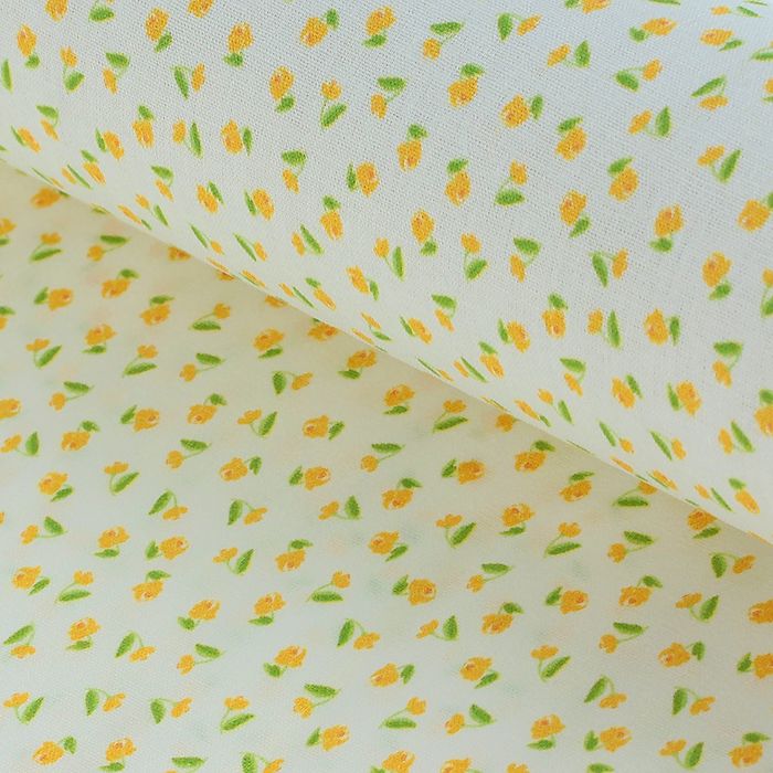 Ткань для пэчворка "Тени роз", 48х50см, 120г/кв.м, цвет белый/жёлтый/зелёный