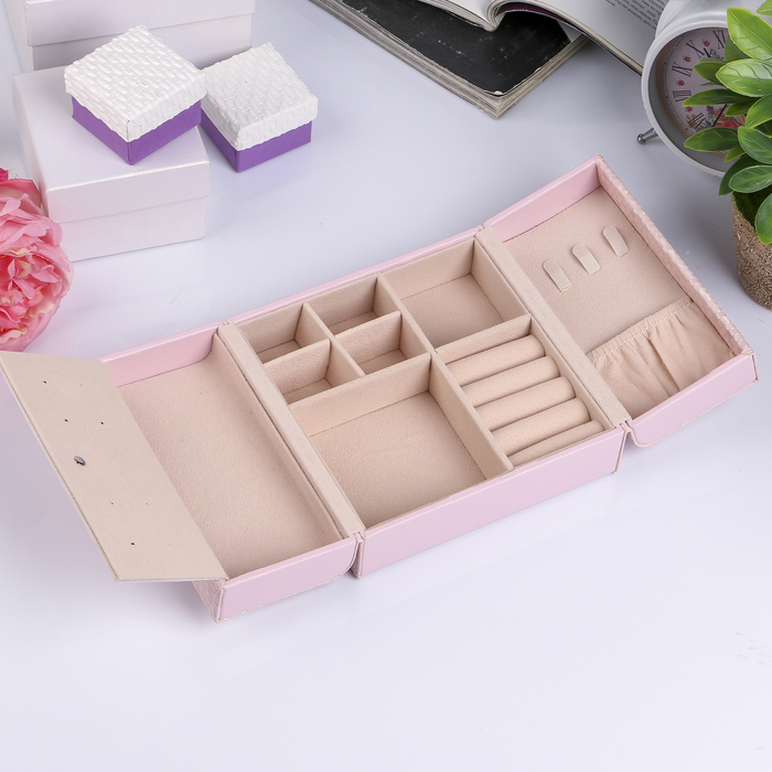 Шкатулка кожзам для украшений "Бабочка" нежно-розовая 6,5х15х15 см