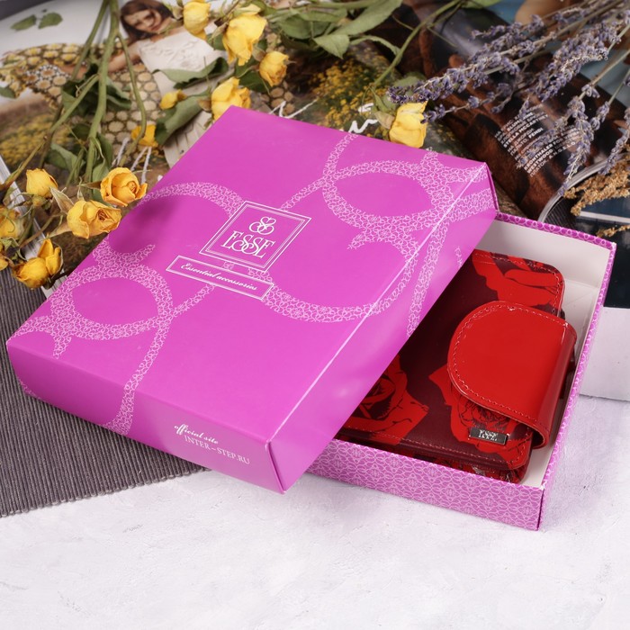 Кошелек женский "Розы", отдел для мелочи, цвет красный