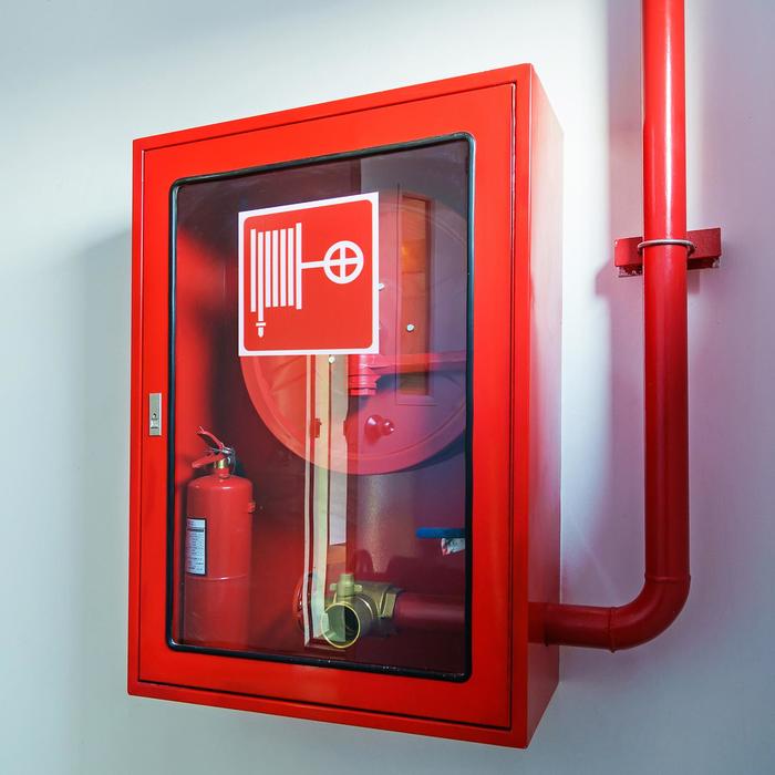 Табличка Пожарный гидрант 100*100 мм, клеящаяся основа