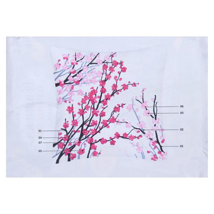 Вышивка лентами - наволочка "Сакура" размер 43*43 см