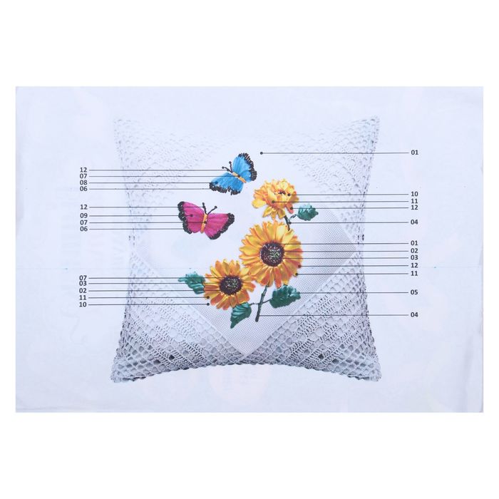 Вышивка лентами - наволочка "Букет роз с бантиком" размер 43*43 см,