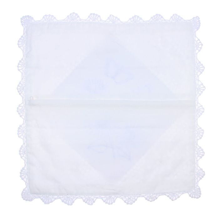 Вышивка лентами - наволочка "Кружева" размер 43*43 см. цвет белый