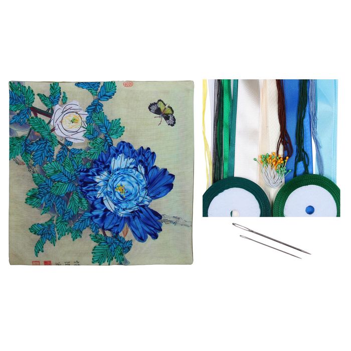Вышивка лентами - наволочка "Голубой цветок" размер 43*43 см