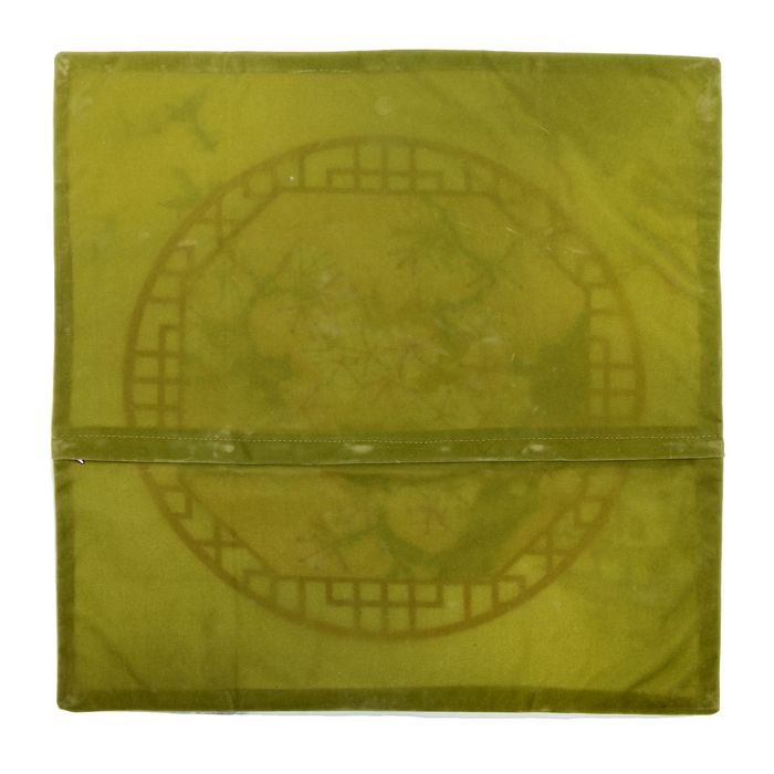 Вышивка лентами - наволочка "Сирень" размер 43*43 см