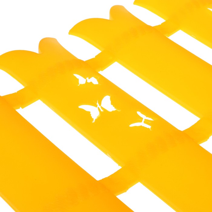 Ограждение декоративное, 36 х 240 см, 6 секций, пластик, жёлтое, «Бабочка»