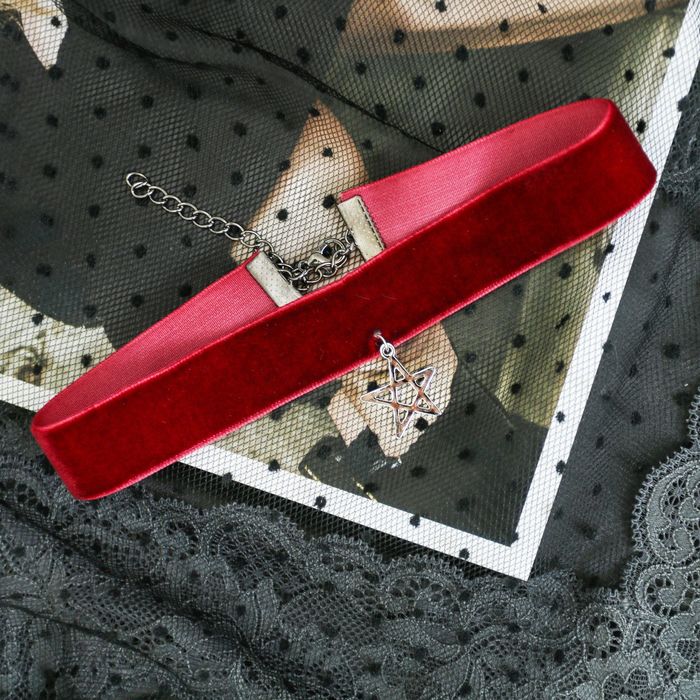 Чокер "Авантюра" звезда, цвет бордовый в серебре