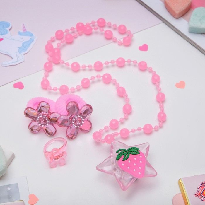 Набор детский "Выбражулька" 4 предмета: 2 резинки, кулон светящийся МИКС, кольцо, цветочки, цвет МИКС