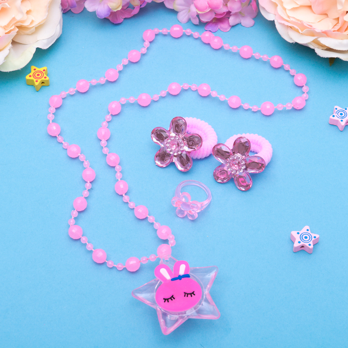 Набор детский "Выбражулька" 4 предмета: 2 резинки, кулон светящийся МИКС, кольцо, цветочки, цвет МИКС