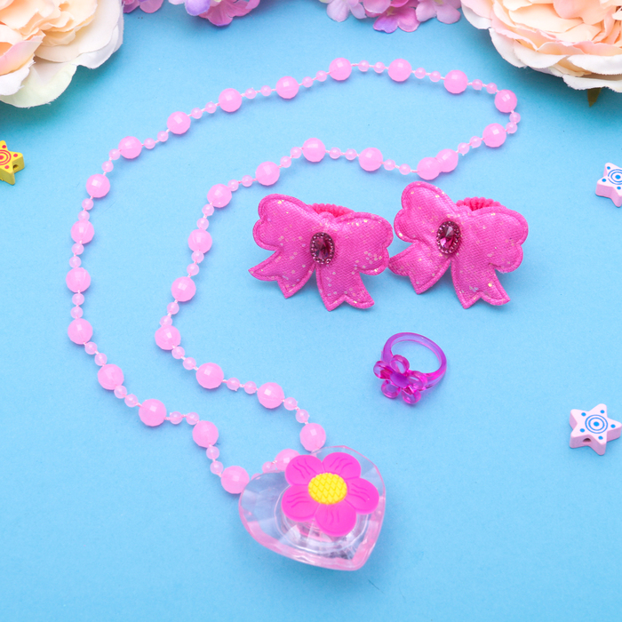 Набор детский "Выбражулька" 4 предмета: 2 резинки, кулон светящийся МИКС, кольцо, бантики, цвет МИКС