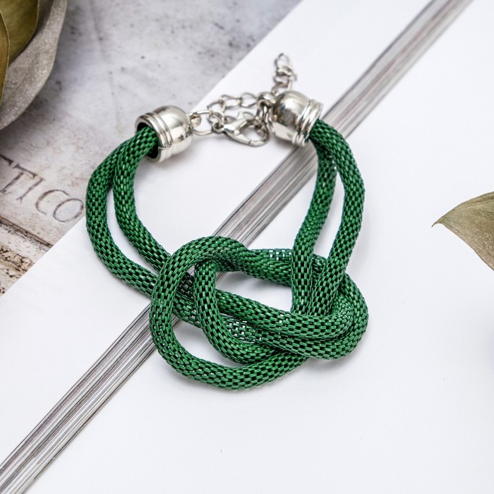 Браслет металл "Жгут" 2 нити, узел, цвет зеленый в серебре