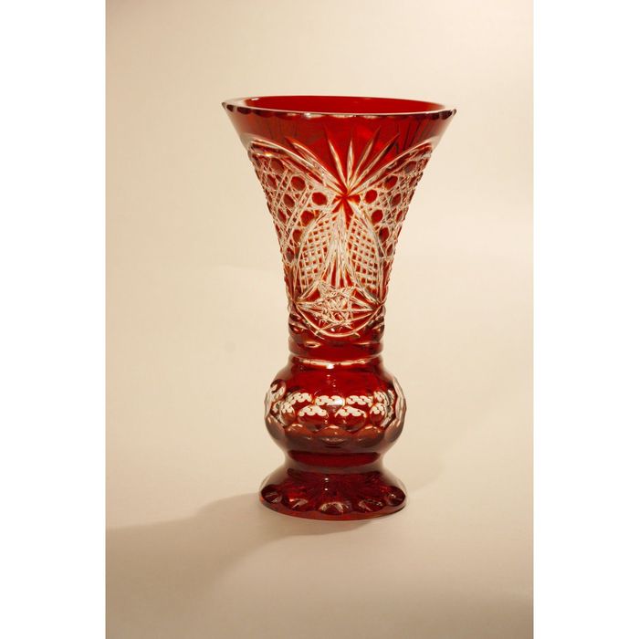Ваза хрустальная "Тюльпан" красная
