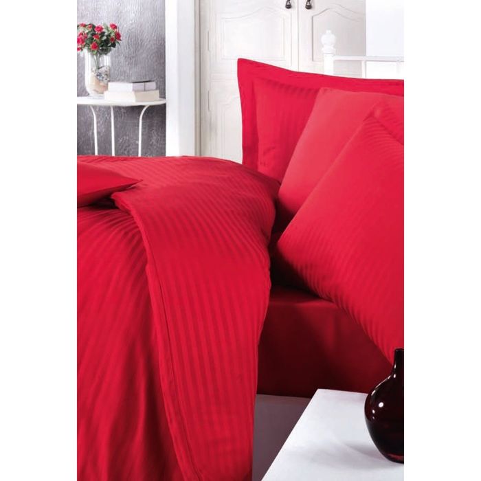КПБ 1,5 сп, размер 180х240 см, 160х220 см, 50х70 см-2 шт, цвет красный, страйп-сатин 125 гр/м2   222