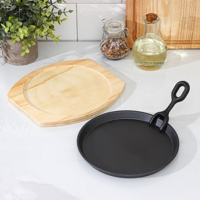 Сковорода 19,5 см на деревянной подставке "Круг" с чапельником