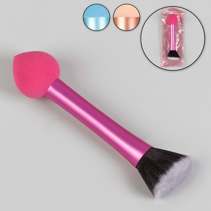 Кисть для макияжа/пудры и румян, со спонжем, двусторонняя, скошенная, цвет МИКС