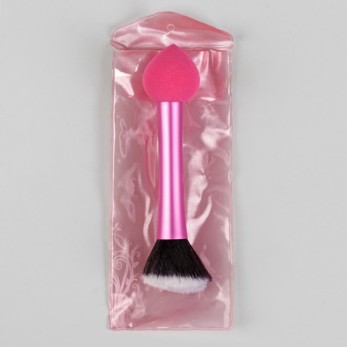 Кисть для макияжа/пудры и румян, со спонжем, двусторонняя, скошенная, цвет МИКС