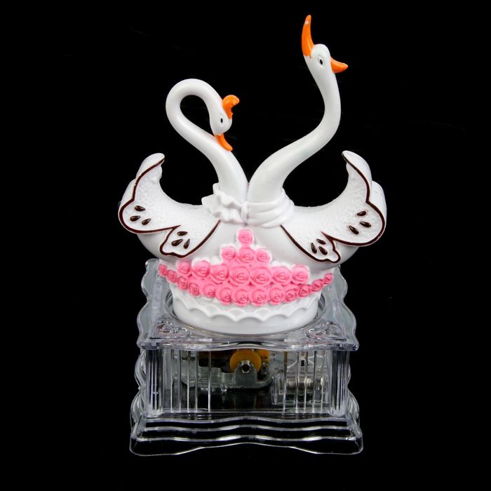 Сувенир музыкальный механический "Два лебедя" 19,5х12х10 см