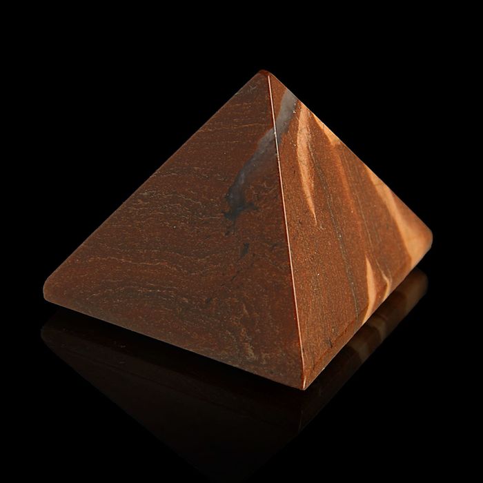 Пирамида из камня. Яшма Зебра от 38х33мм/80г: коробка