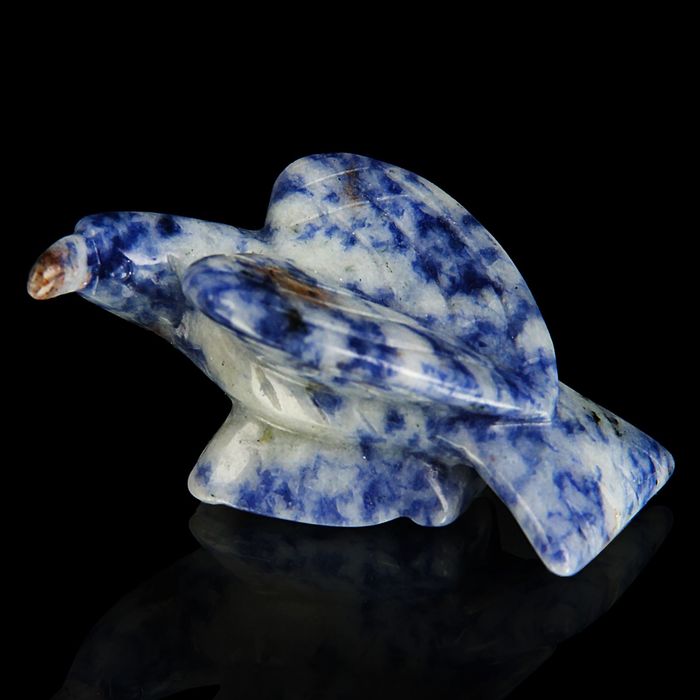 Фигурка орла от 50х31мм/48г, содалит