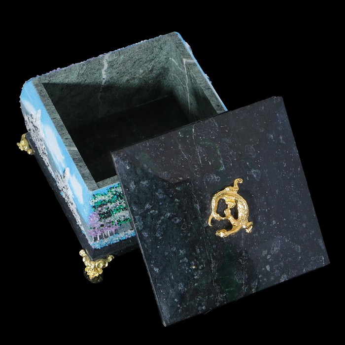 Шкатулка "Зима" с рисунком и ящеркой