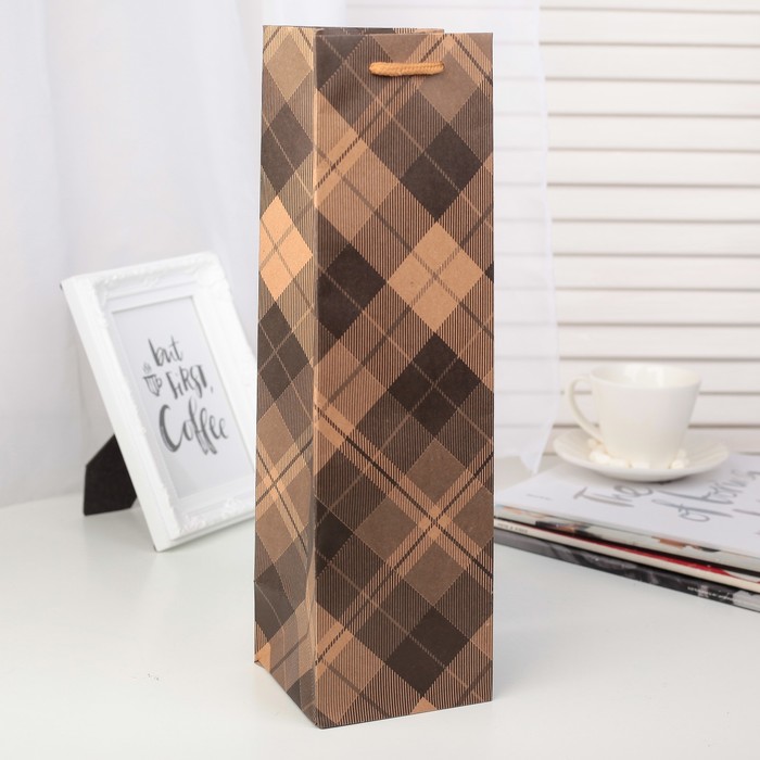 Пакет подарочный под бутылку "В клеточку", 11 х 10 х 36 см