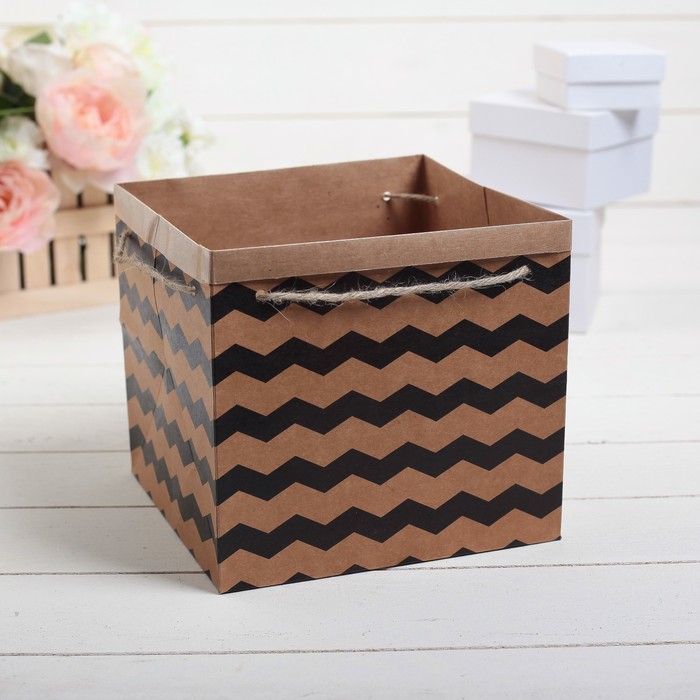 Пакет для цветов "Зигзаги на крафте" 15 х 15 х 15 см,